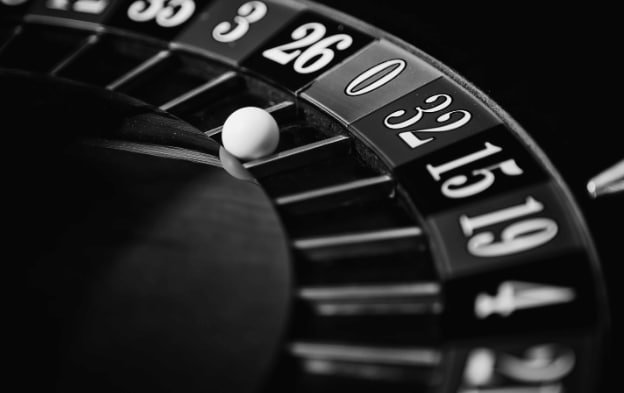 Bàn baccarat live casino trực tuyến tại cf88 với dealer chuyên nghiệp dành cho người chơi Việt Nam